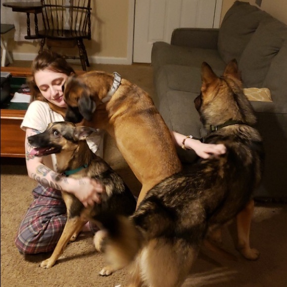 Meet your Posher, Hali - Picture 8 of 8